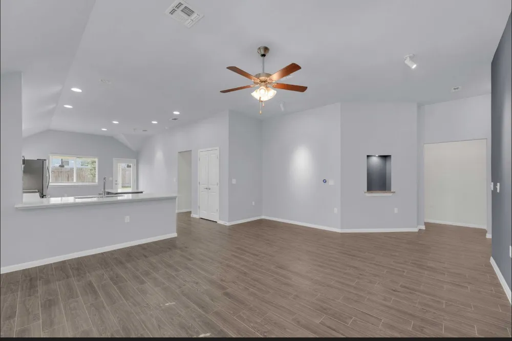 9944 Comely Bend Manor, TX 78653