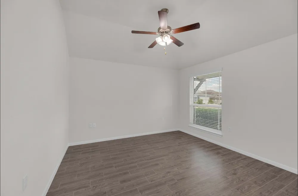9944 Comely Bend Manor, TX 78653