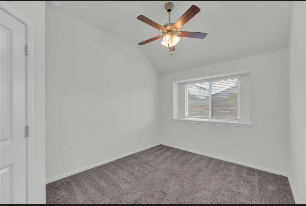 9944 Comely Bend Manor, TX 78653