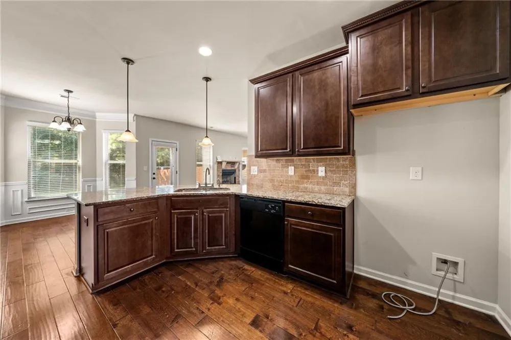 90 Sylvan Loop Fayetteville, GA 30214