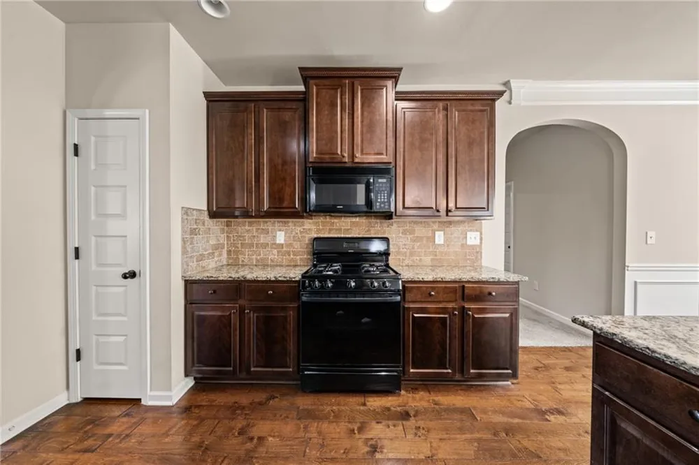 90 Sylvan Loop Fayetteville, GA 30214