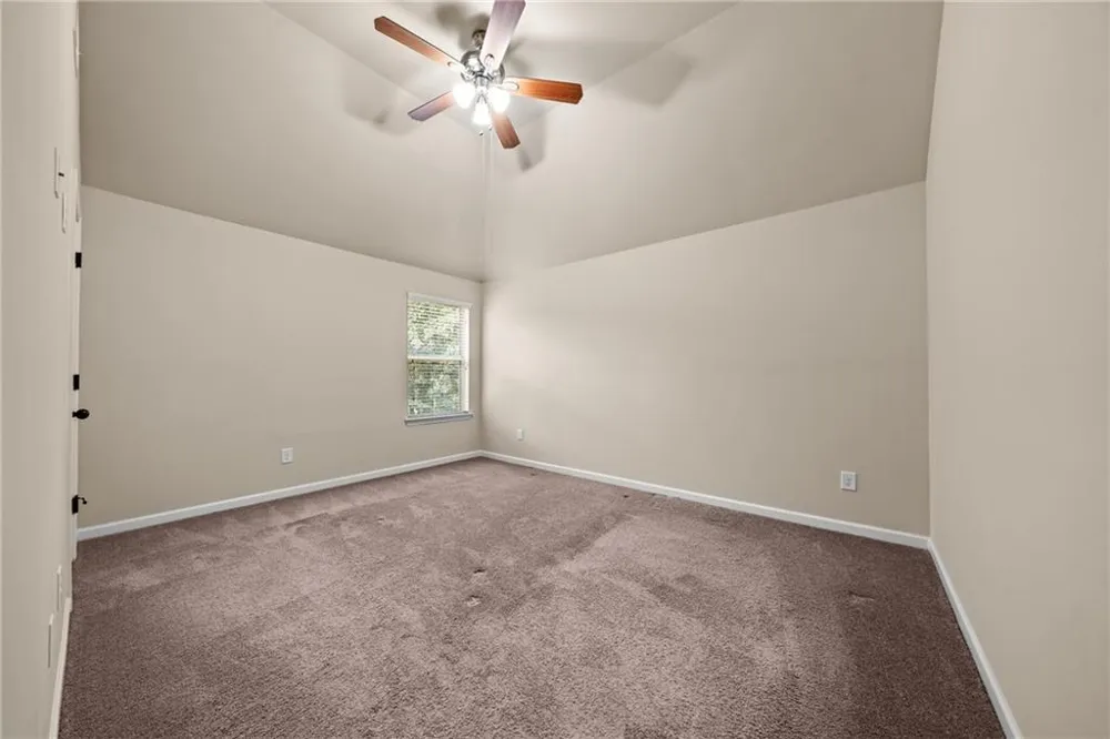 90 Sylvan Loop Fayetteville, GA 30214
