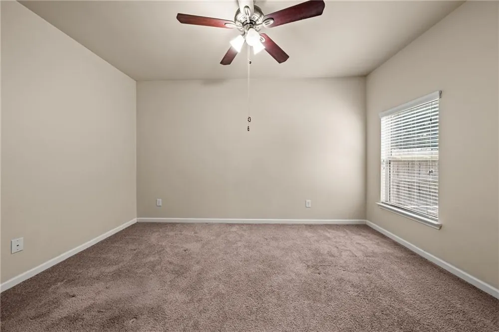90 Sylvan Loop Fayetteville, GA 30214