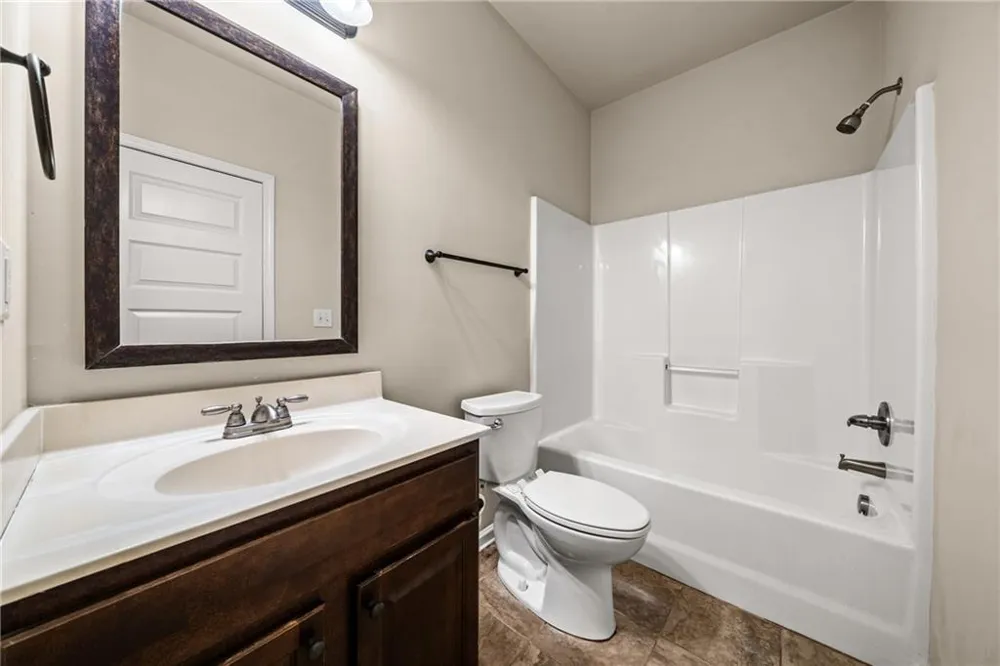 90 Sylvan Loop Fayetteville, GA 30214