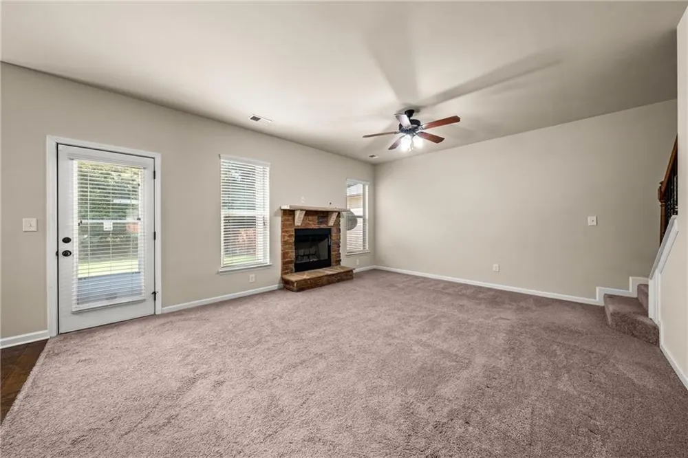 90 Sylvan Loop Fayetteville, GA 30214