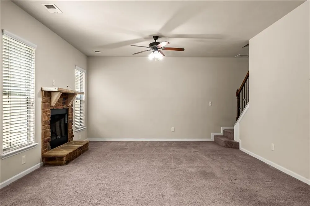90 Sylvan Loop Fayetteville, GA 30214