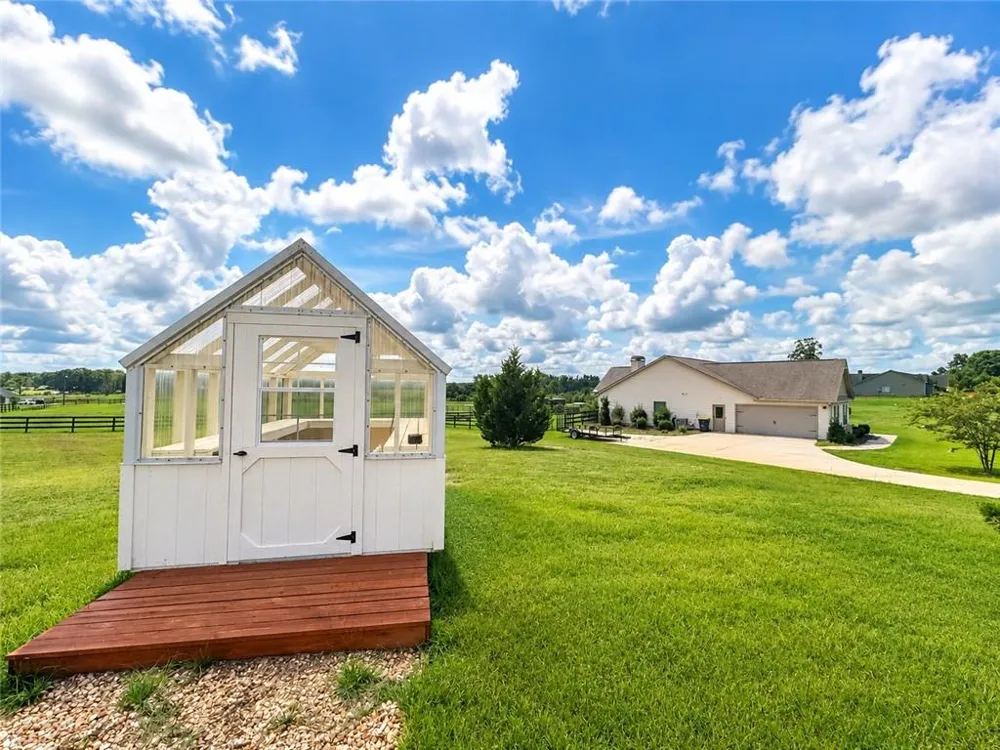 4404 Smokey Rd Newnan, GA 30263