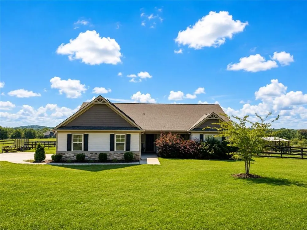 4404 Smokey Rd Newnan, GA 30263