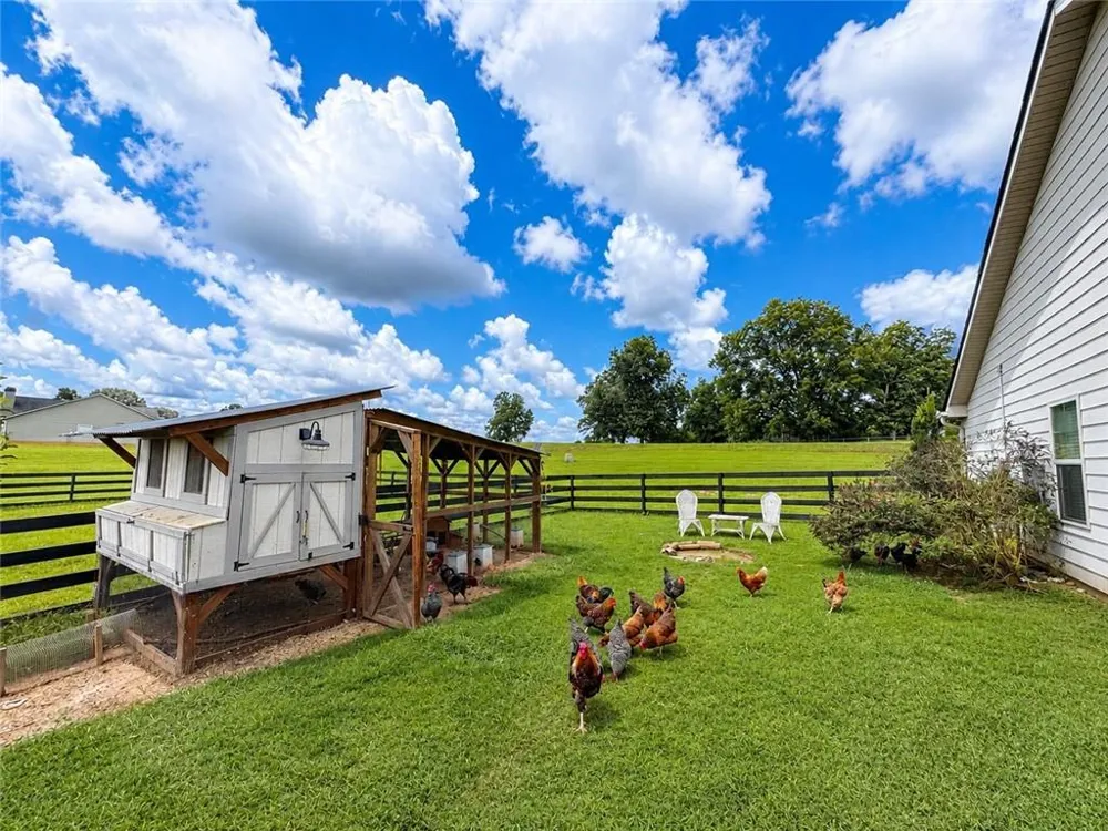 4404 Smokey Rd Newnan, GA 30263
