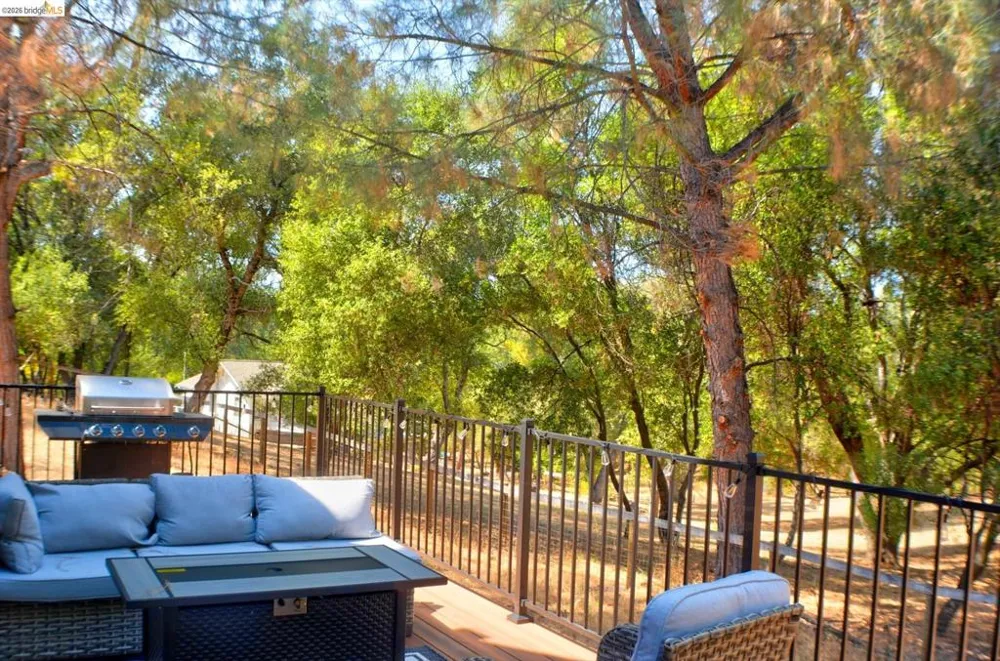 13323 Mule CT Groveland, CA 95321