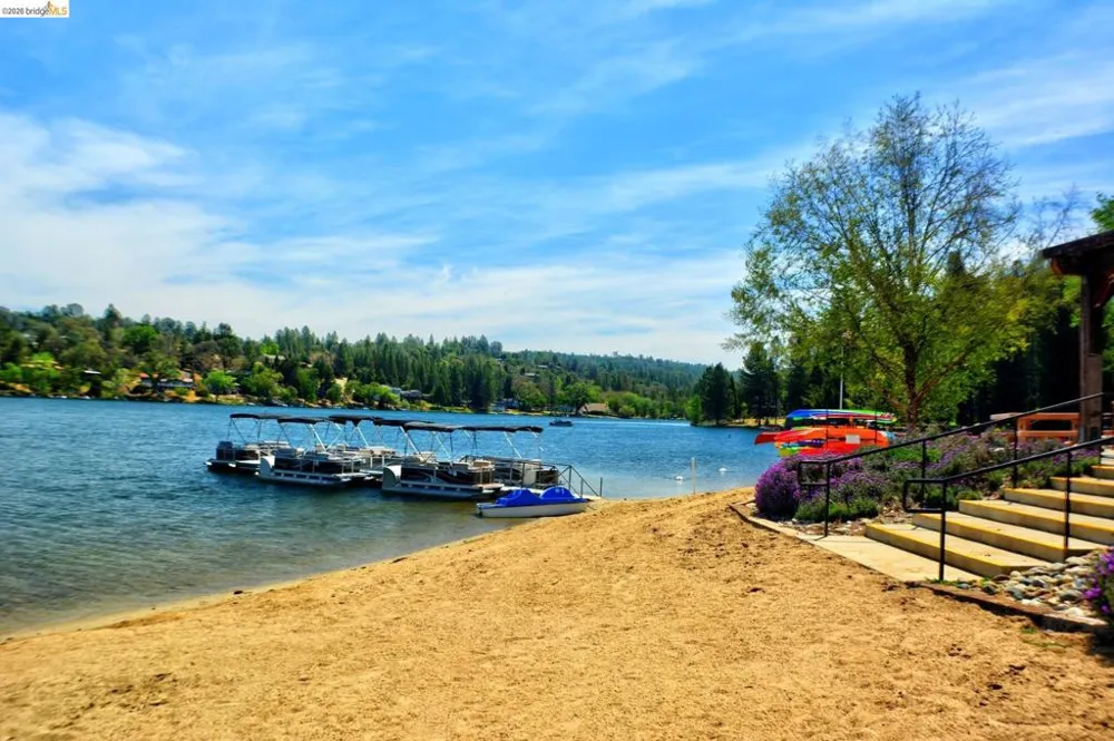 13323 Mule CT Groveland, CA 95321