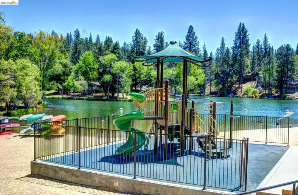 13323 Mule CT Groveland, CA 95321