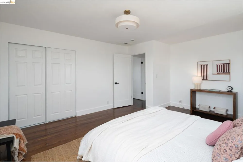 3230 Knowland Ave Oakland, CA 94619