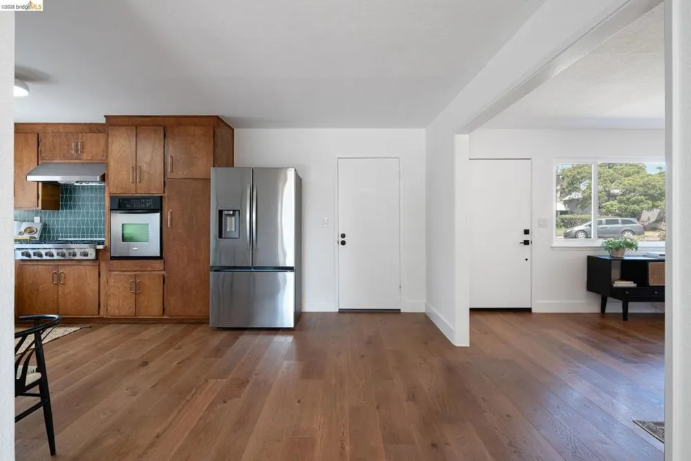 3230 Knowland Ave Oakland, CA 94619