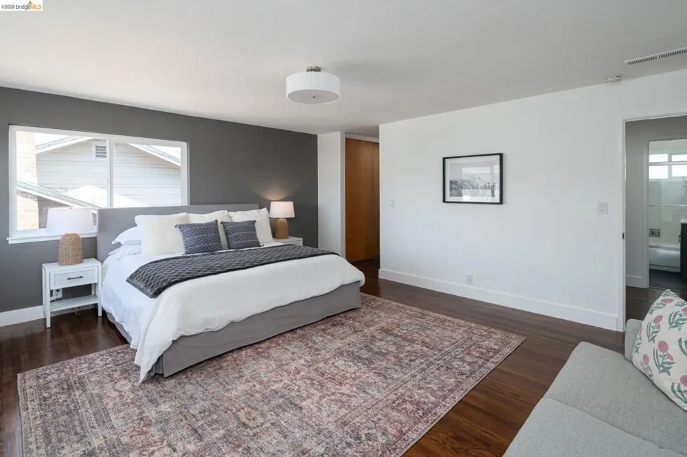3230 Knowland Ave Oakland, CA 94619