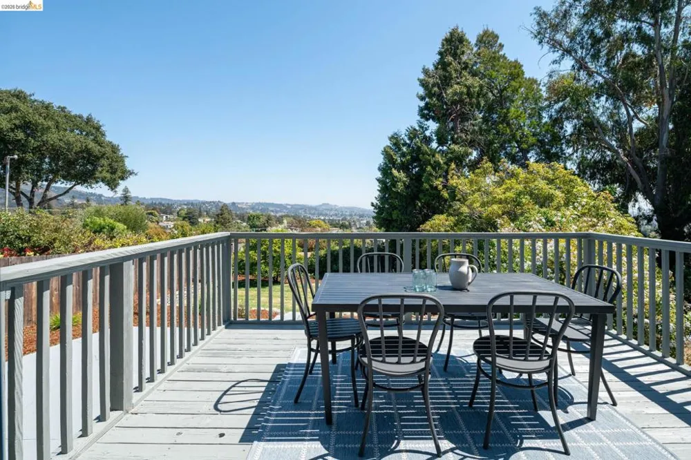 3230 Knowland Ave Oakland, CA 94619