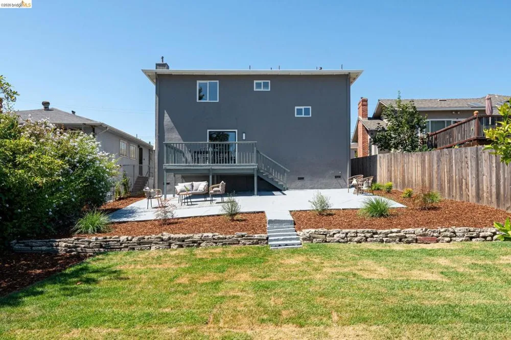 3230 Knowland Ave Oakland, CA 94619