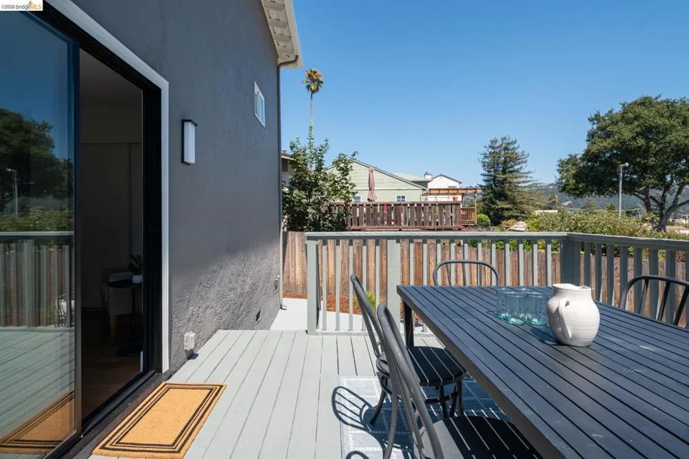 3230 Knowland Ave Oakland, CA 94619