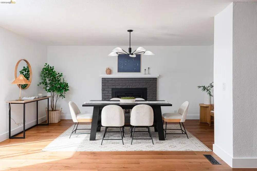 3230 Knowland Ave Oakland, CA 94619