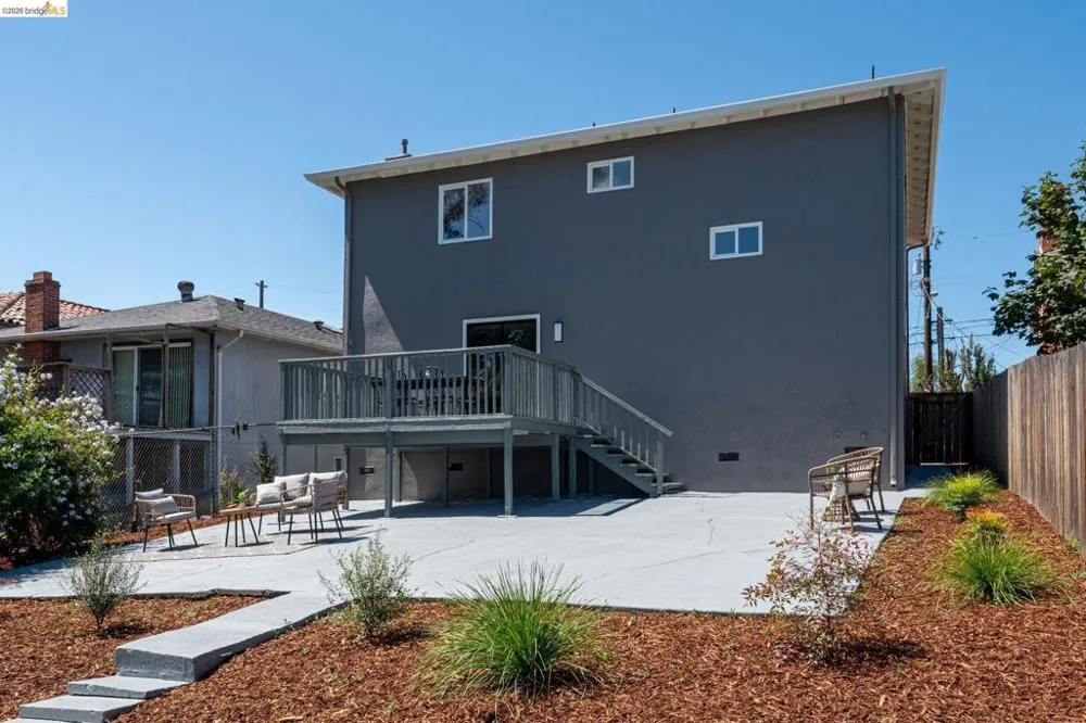 3230 Knowland Ave Oakland, CA 94619