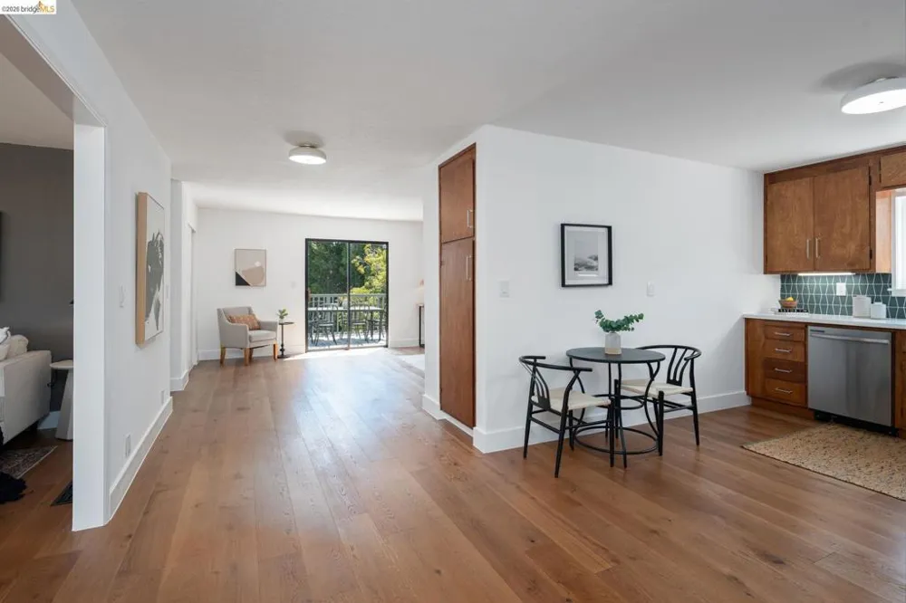 3230 Knowland Ave Oakland, CA 94619