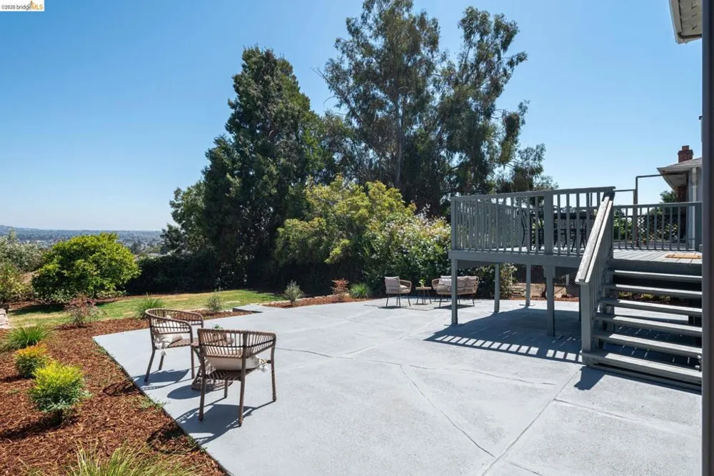 3230 Knowland Ave Oakland, CA 94619