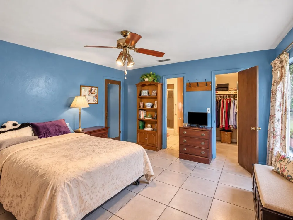 7607 NW 42ND AVENUE Gainesville, FL 32606
