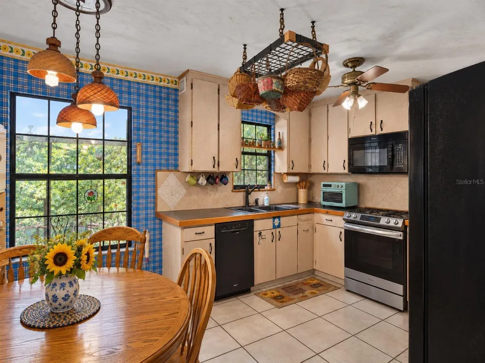 7607 NW 42ND AVENUE Gainesville, FL 32606