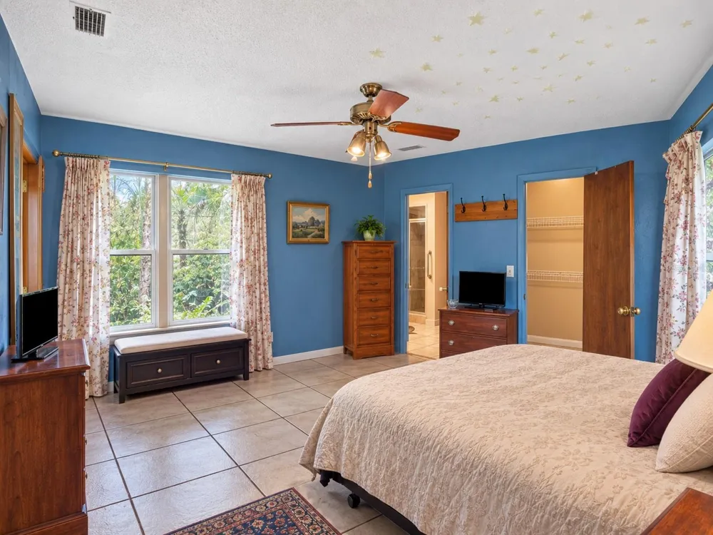 7607 NW 42ND AVENUE Gainesville, FL 32606