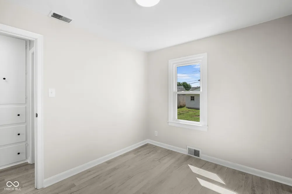 76 2nd Avenue Beech Grove, IN 46107