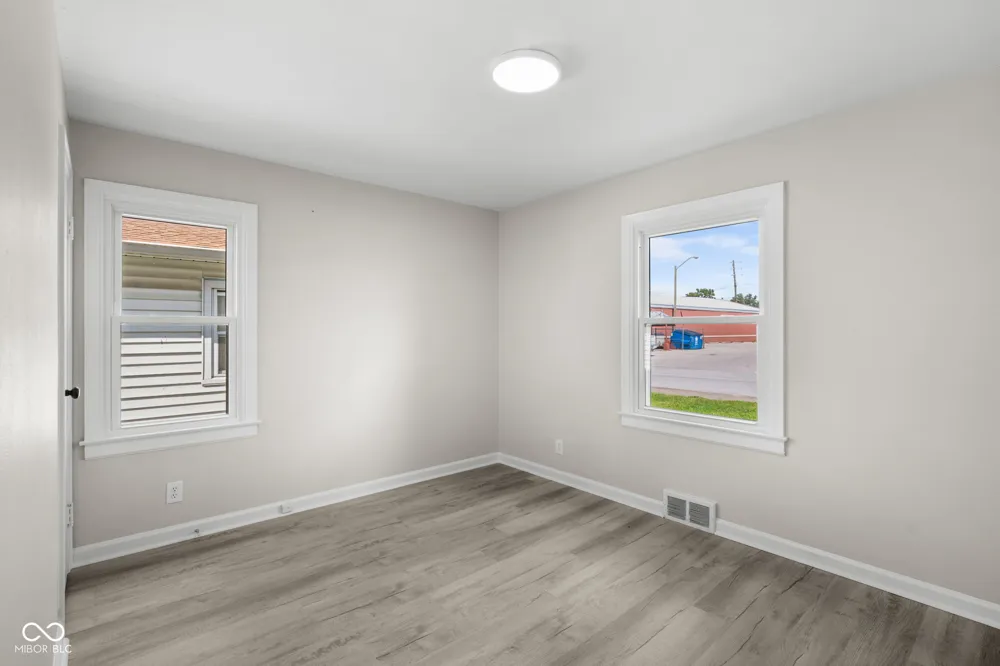 76 2nd Avenue Beech Grove, IN 46107