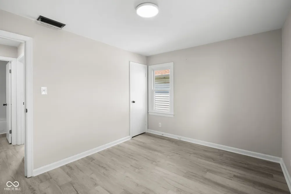 76 2nd Avenue Beech Grove, IN 46107