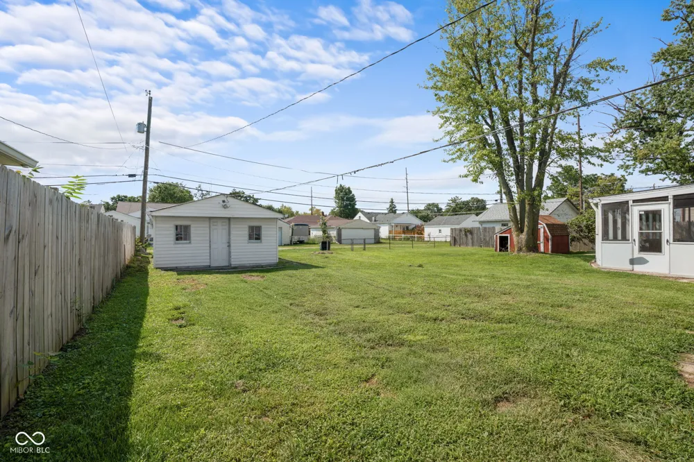 76 2nd Avenue Beech Grove, IN 46107