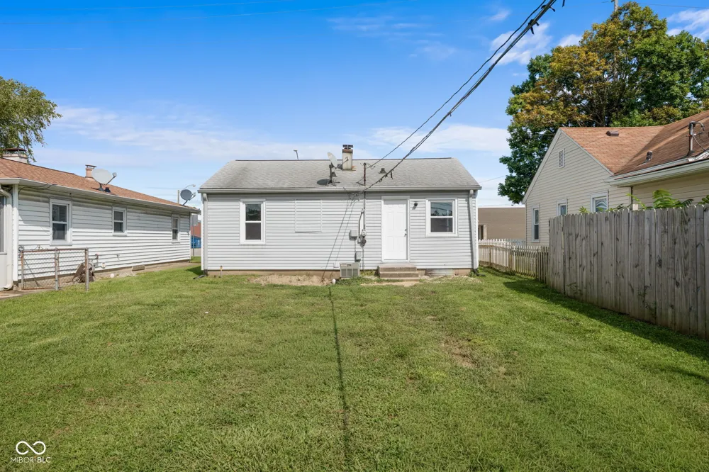 76 2nd Avenue Beech Grove, IN 46107