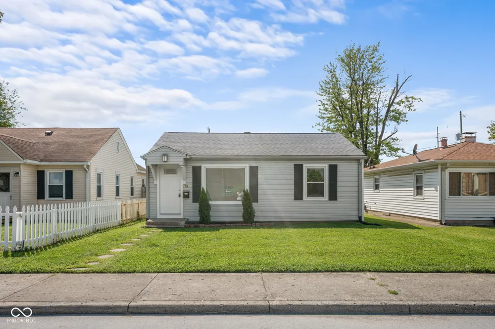 76 2nd Avenue Beech Grove, IN 46107