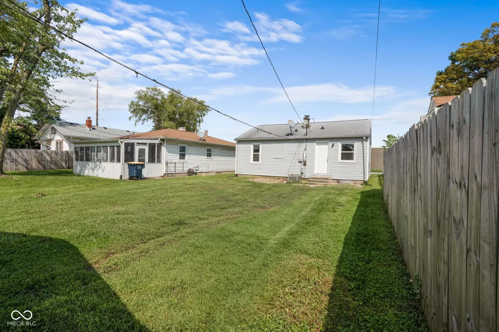 76 2nd Avenue Beech Grove, IN 46107