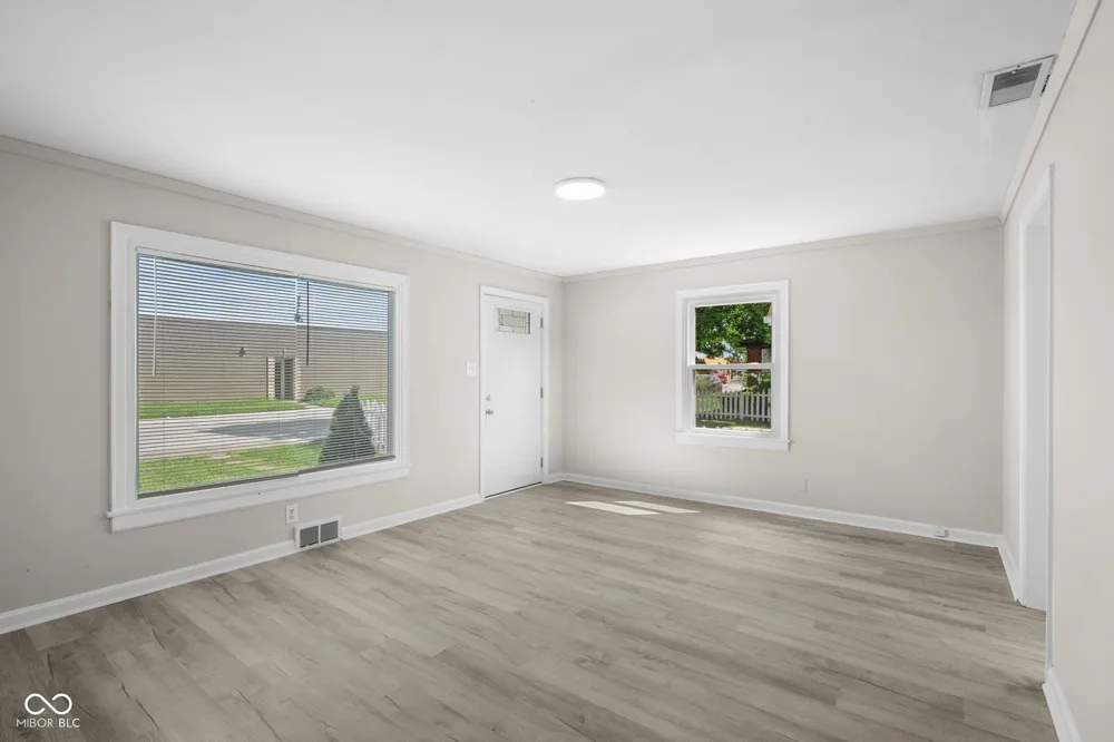 76 2nd Avenue Beech Grove, IN 46107
