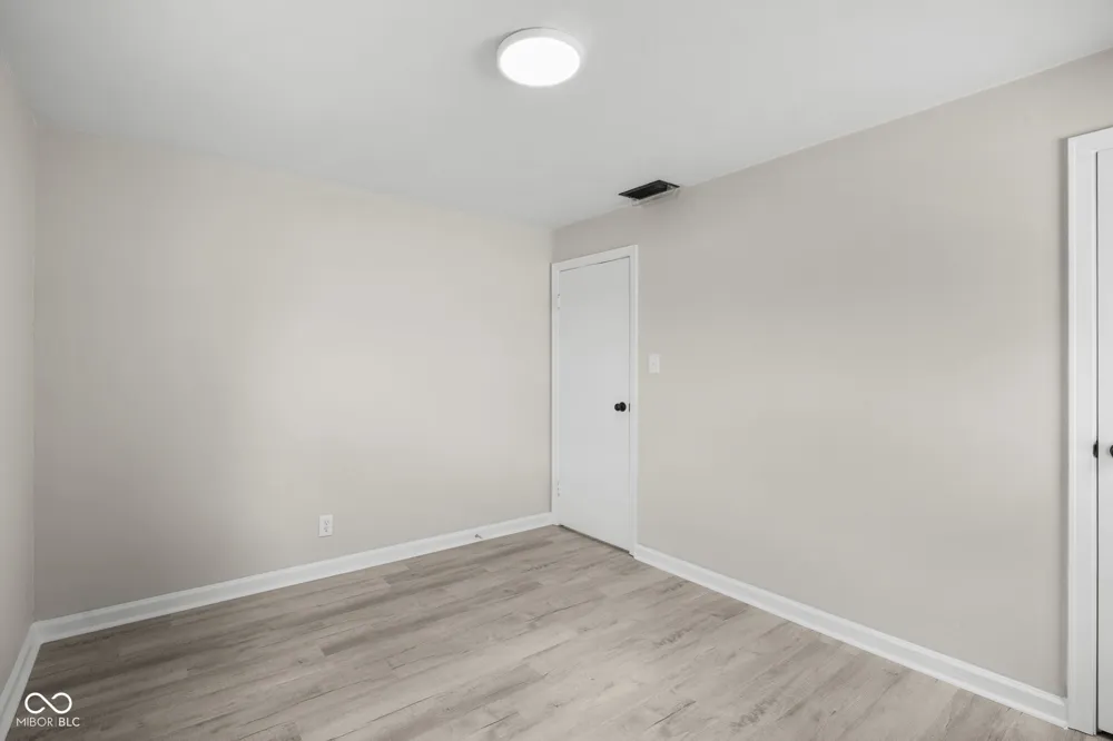 76 2nd Avenue Beech Grove, IN 46107