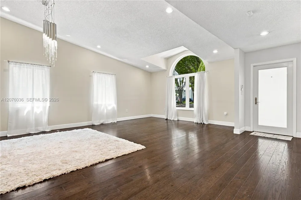 9430 SW 215th Ln Cutler Bay, FL 33189