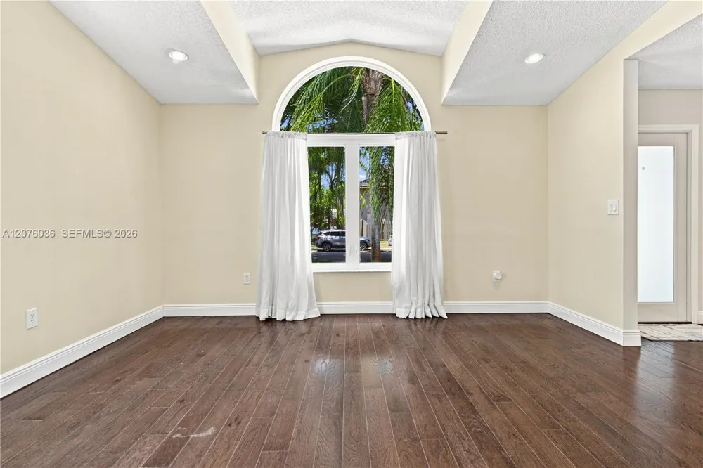 9430 SW 215th Ln Cutler Bay, FL 33189