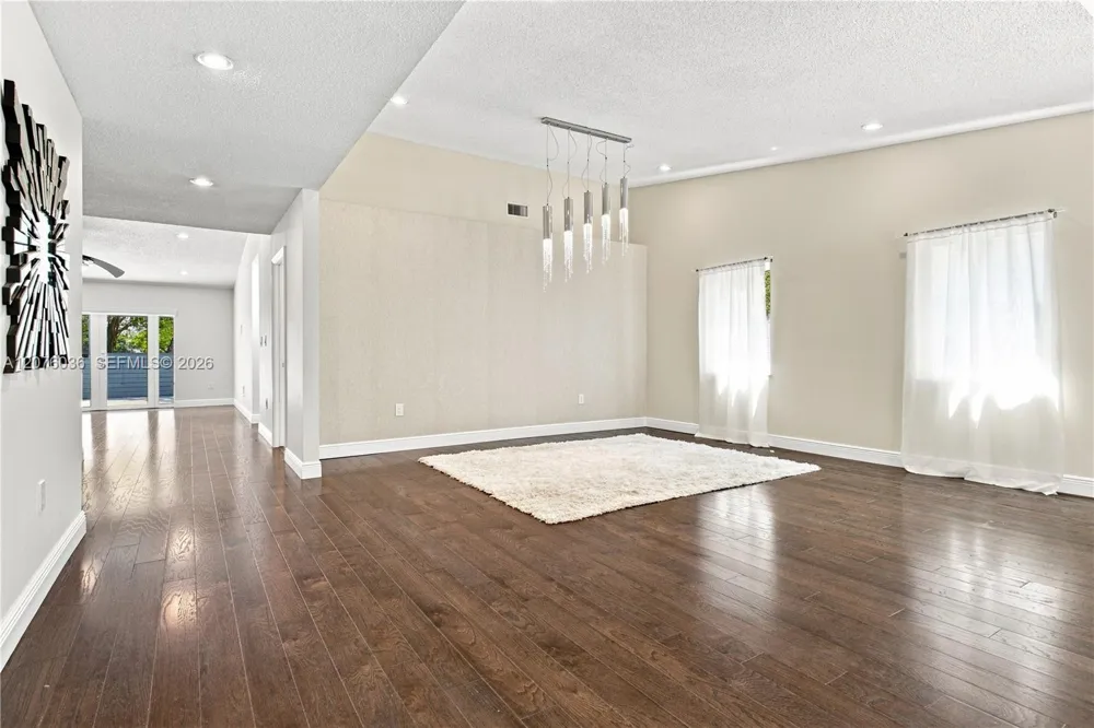 9430 SW 215th Ln Cutler Bay, FL 33189