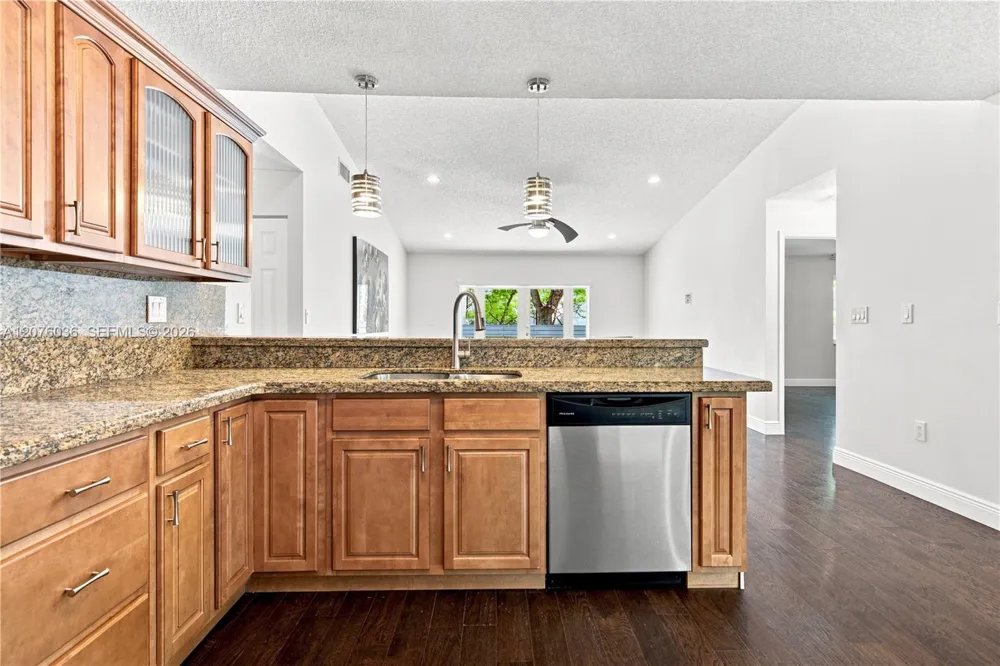 9430 SW 215th Ln Cutler Bay, FL 33189