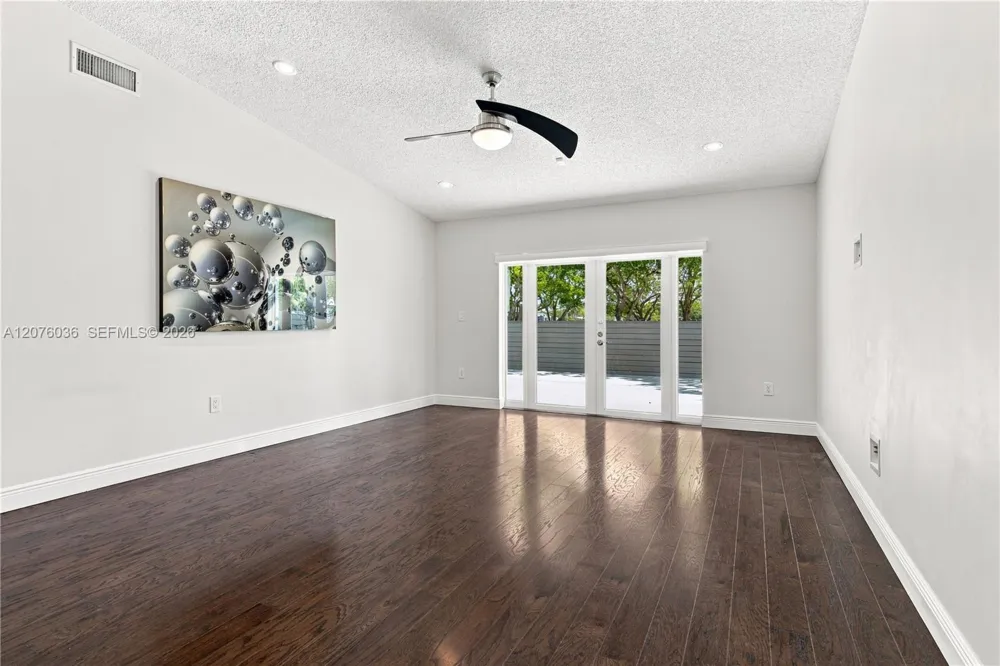 9430 SW 215th Ln Cutler Bay, FL 33189