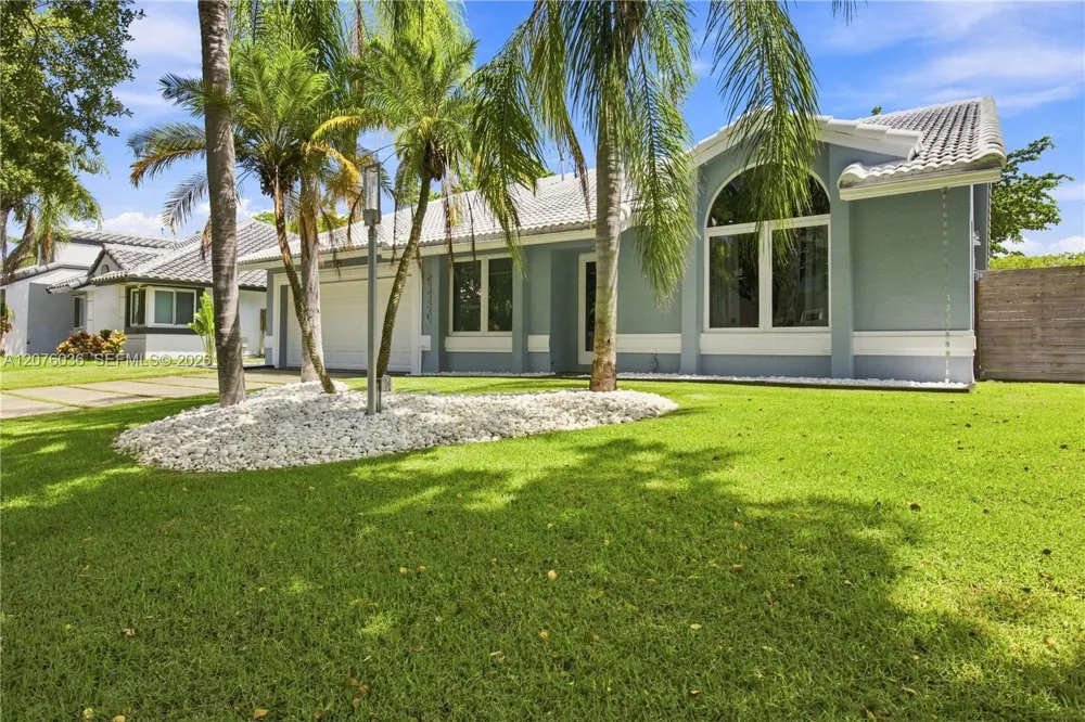 9430 SW 215th Ln Cutler Bay, FL 33189