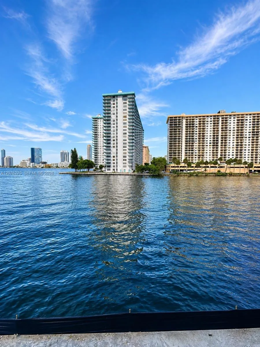 4000 NE 170th St #206 North Miami Beach, FL 33160