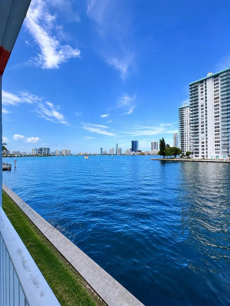 4000 NE 170th St #206 North Miami Beach, FL 33160