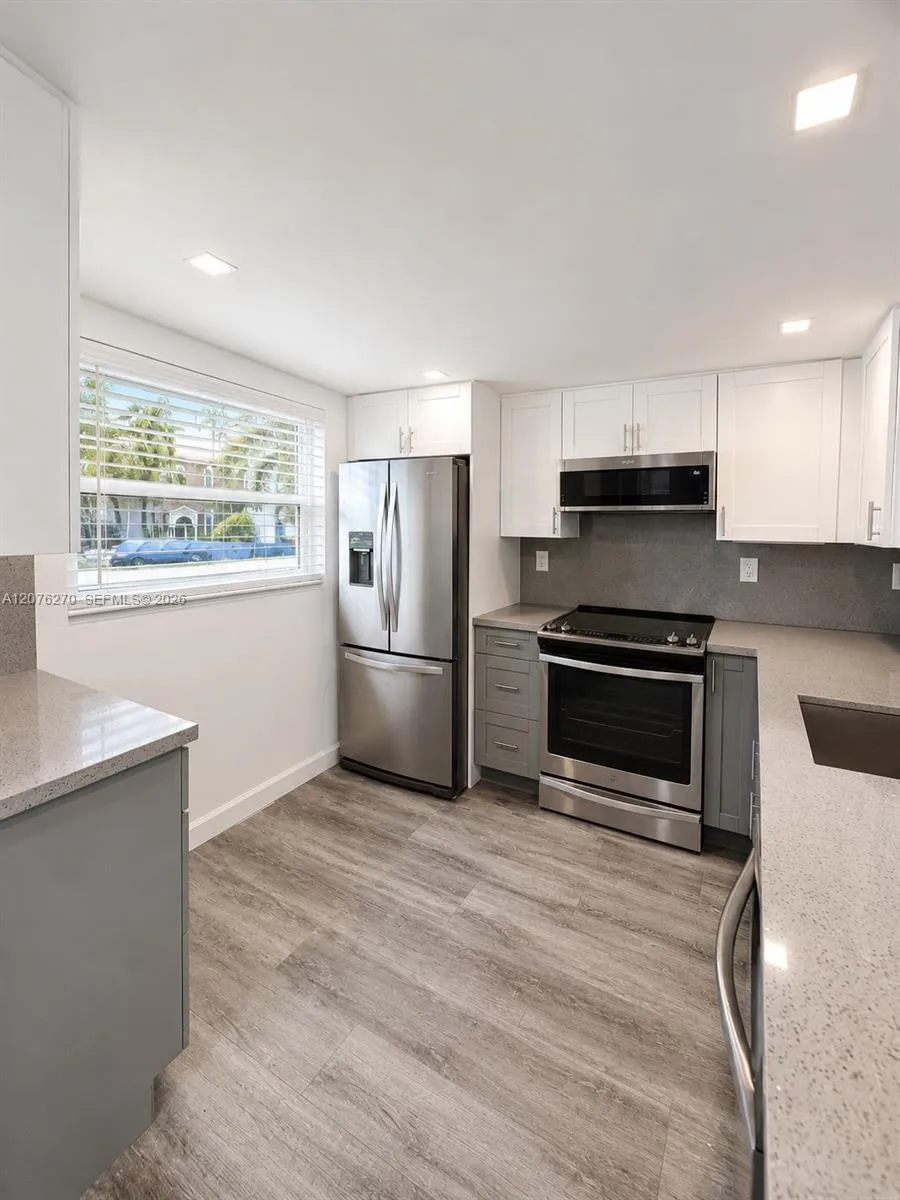 4000 NE 170th St #206 North Miami Beach, FL 33160