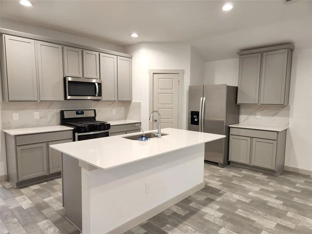 7718 Caspian Ranch Drive Rosharon, TX 77583
