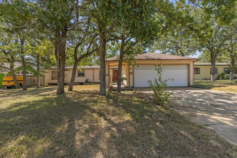 125 Live Oak Drive Cedar Creek, TX 78612