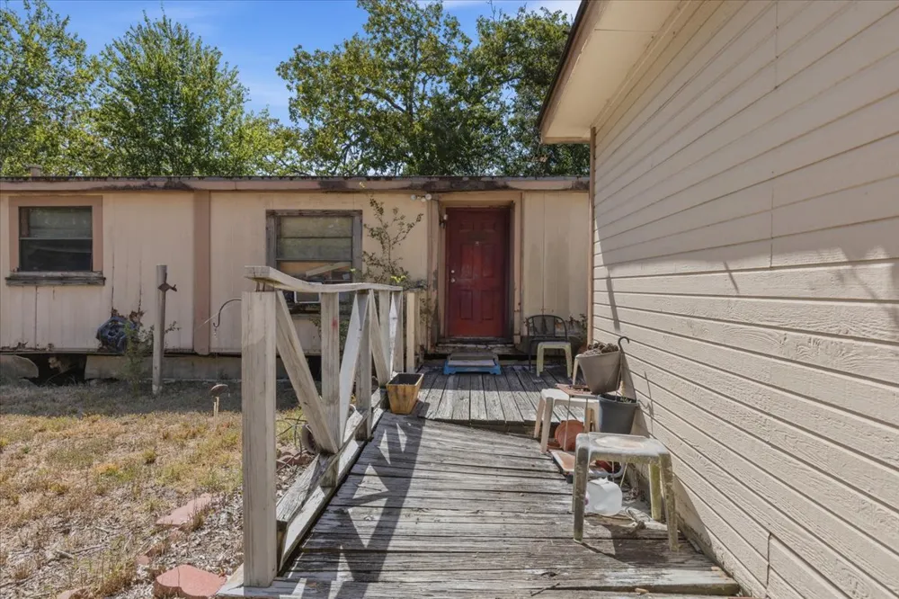 125 Live Oak Drive Cedar Creek, TX 78612